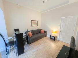 1-Bedroom flat with small garden & Paid Parking in Finsbury Park, Highbury，位于伦敦的酒店