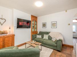 Wood House by Holmesdale Homes，位于凯特林的酒店