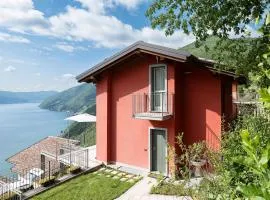 EnjoyIseoLake - La Villetta - Casa vacanze perfetta con giardino, vista lago e piscina