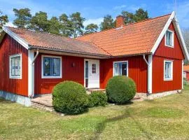 2 Bedroom Lovely Home In Löttorp
