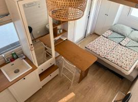 Tiny House am See，位于滨湖默尔比施的酒店