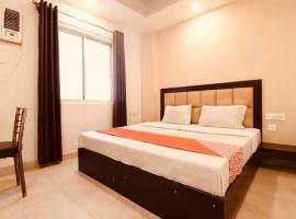 Hotel Rise Plaza At Delhi Airport，位于新德里德里英迪拉•甘地国际机场 - DEL附近的酒店