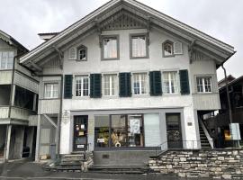 Haus der Schwalbe，位于图恩湖畔上霍芬的别墅