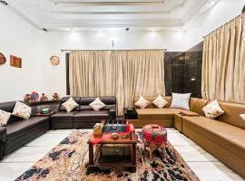 Regal Saphire 5 Bhk Luxury Villa