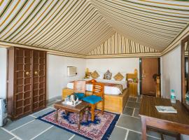 Sky Desert Safari Camp Jaisalmer，位于斋沙默尔的酒店