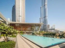 Luxury 2BR Burj Khalifa & Dubai Mall Fountain View