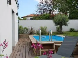 Maison proche plages, au calme, piscine et parking