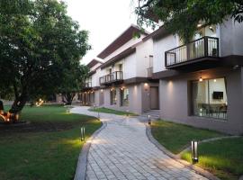 Gir Aatithya Clarks Inn，位于萨三吉尔的酒店
