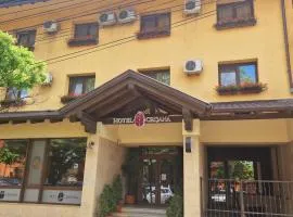 克瑞萨纳阿拉德酒店