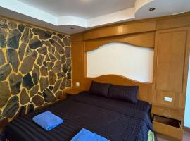 TC Patong Phuket guest house，位于Ban Chek的酒店