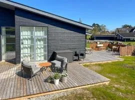 Little Cabin By Forest And Beach In Havhusene