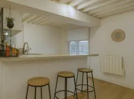 Charming loft for 4 At the foot of Sathonay Square