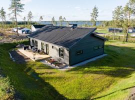 Guestly Homes - Stylish 3BR Stay in Peaceful Surroundings，位于皮特奥的酒店