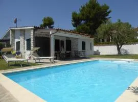 735 - Villa quadrilocale nuova, al Taunus con portico, GIARDINO E PISCINA PRIVATA - Climatizzata - SPIAGGIA INCLUSA