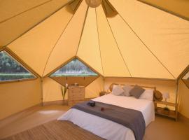 El Glamp de Vall d Or，位于普拉加德阿罗的酒店