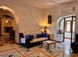 Villa Laurus Malìa，位于Celso的酒店