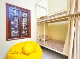 Hanoi Train Street - Private Dorm