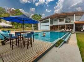 Villa dos Parikas Pousada，位于Iranduba的酒店