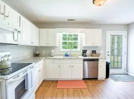 Charming Gray Home- 5 mins from GSU!