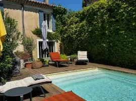 Le 52 en Provence - Chambres ou Suite en B&B dans Authentique Mas de Village avec Piscine au pied du Luberon