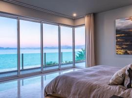 Luxury Penthouse - Stunning Views，位于El Centenario的酒店