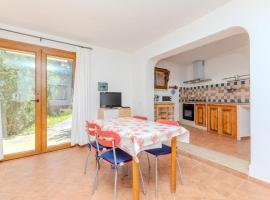 Green Oasis - 2 Min Walk from Cala Girgolu，位于蒙特佩特罗素的酒店