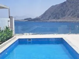 Al Dana H2O Luxury Villa