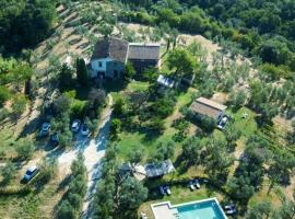 Historic Farmhouse In The Tuscan Hills，位于Capraia e Limite的酒店