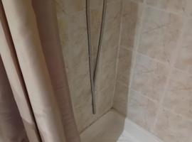 Private room full furnished in cannes，位于戛纳的酒店