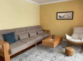 Cozy house in Brossard，位于布罗瑟德的酒店