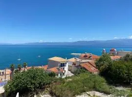 Beautiful views, convenient location at Eleni's