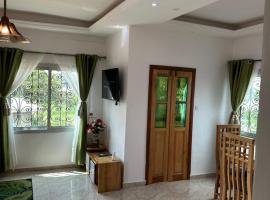 Luxury Terrace Guest House，位于Bonamakolo的酒店