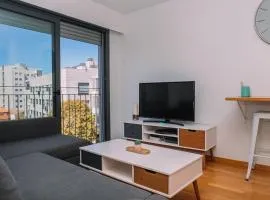 Piscina y garaje cerca del centro by CABANA Rentals