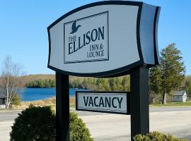 The Ellison Inn & Lounge，位于Ellison Bay的酒店
