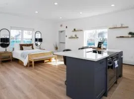 Chic Studio Close to Harbor Point