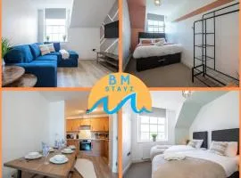 Central 2 bedroom Apartment in Bournemouth, 5 minutes walk to the beach, sleeps up to 6