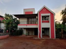 Independent Bungalow with Private Garden，位于塞恩的酒店