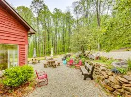 10 Mi to Mtn Resort Normalville Cabin with Balcony!