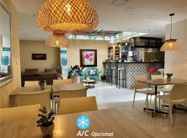 Laureles Guest House LGH Hotel，位于麦德林奥拉亚·埃雷拉机场 - EOH附近的酒店