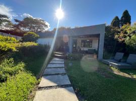 Hermosa casa con jacuzzi en Llanogrande，位于里奥内格罗的酒店