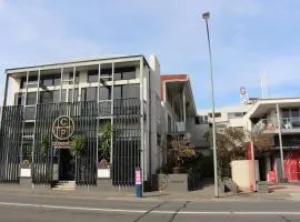 Cataract 7 - CBD 2 Br Free Parking