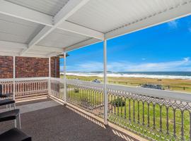 The Beach House，位于Lake Illawarra的酒店