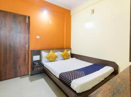 Hotel O SK Lodge，位于Kumbalgod的酒店
