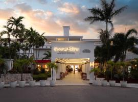Grand Decameron Montego Beach, A Trademark All-Inclusive Resort，位于蒙特哥贝的酒店