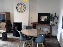 Confortable Maison，位于Les Rues-des-Vignes的酒店