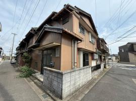桑名のお宿赤須賀 ナガシマスパーランド近郊一軒家，位于桑名市的酒店