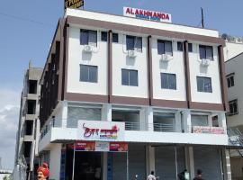 Hotel V Point，位于Umargām的酒店