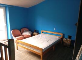 Le cabanon au bord de l'Othain，位于Bazeilles-sur-Othain的酒店