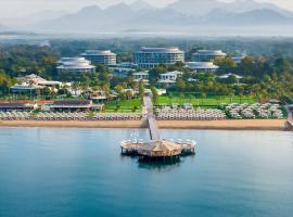 卡莉斯塔豪华度假酒店，位于贝莱克的高尔夫酒店