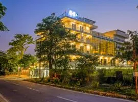 Hotel urban oasis Near Huda & Millennium City Centre Metro station I Gurgaon